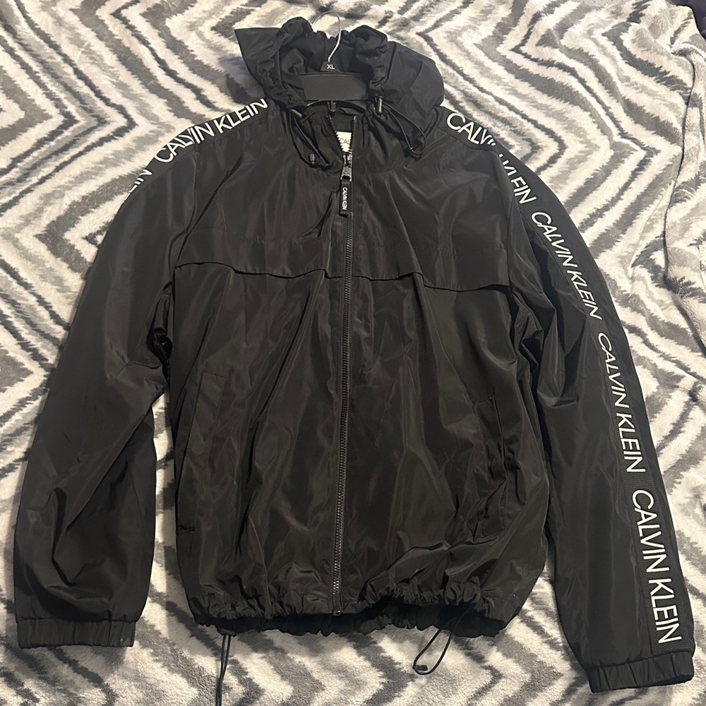 Calvin Klein Black Logo-Trim Hooded Windbreaker
